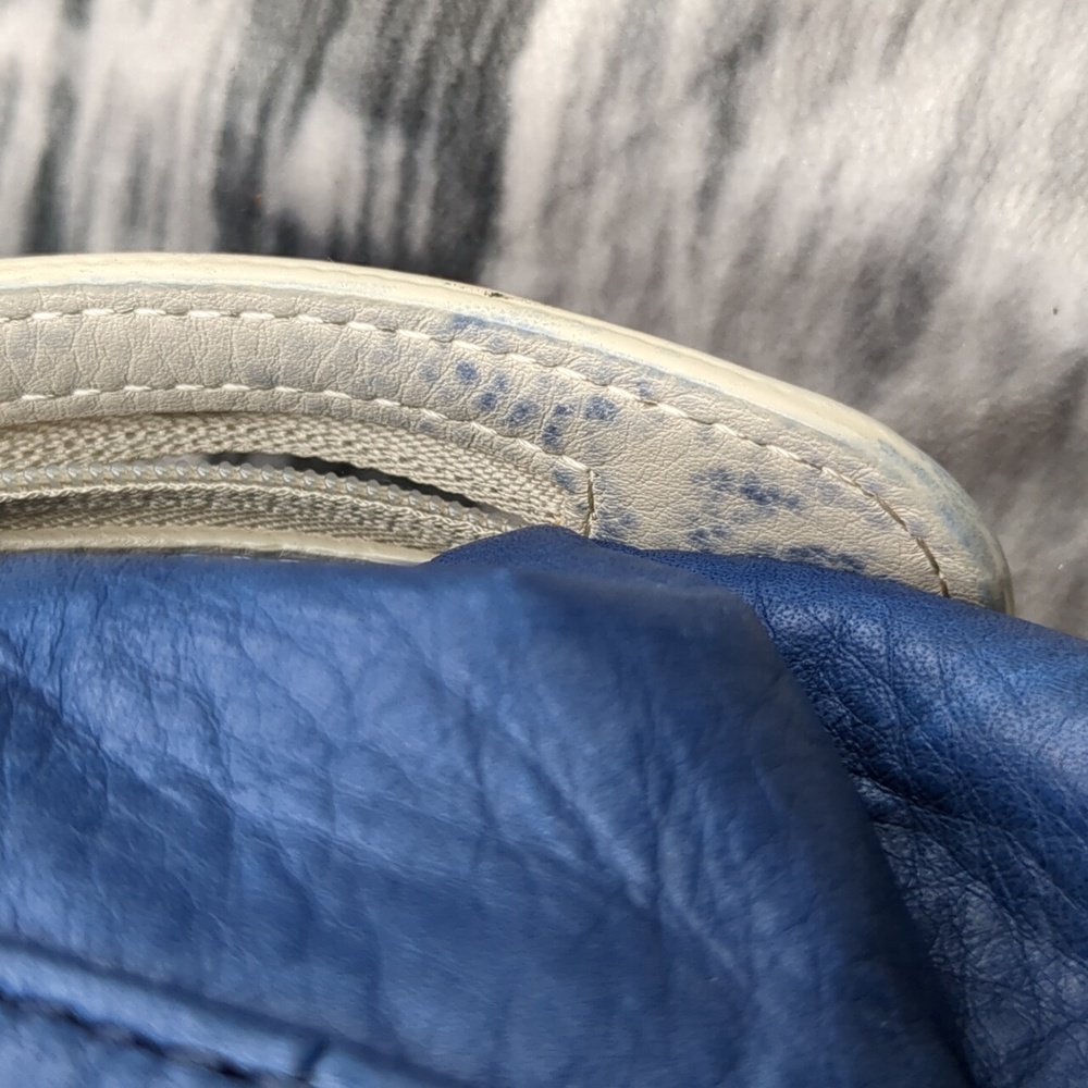 B makowsky blue and cream leather purse - Picture 14 of 15
